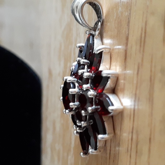 Sterling Silver & Dark Red Gem Pendant RR115 - Picture 16 of 17